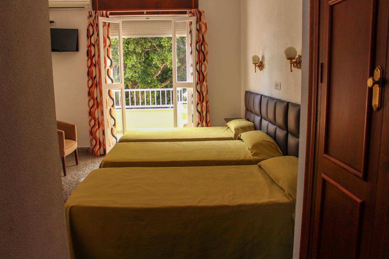 Hostal Esperanza Benajarafe Ngoại thất bức ảnh